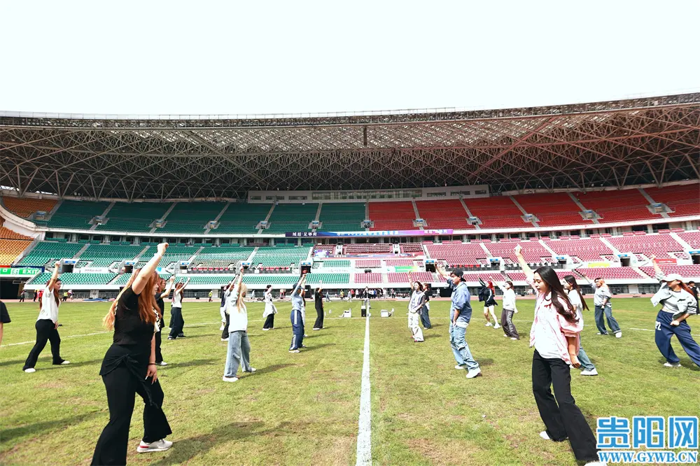 容同样豪华, https, 泸州队